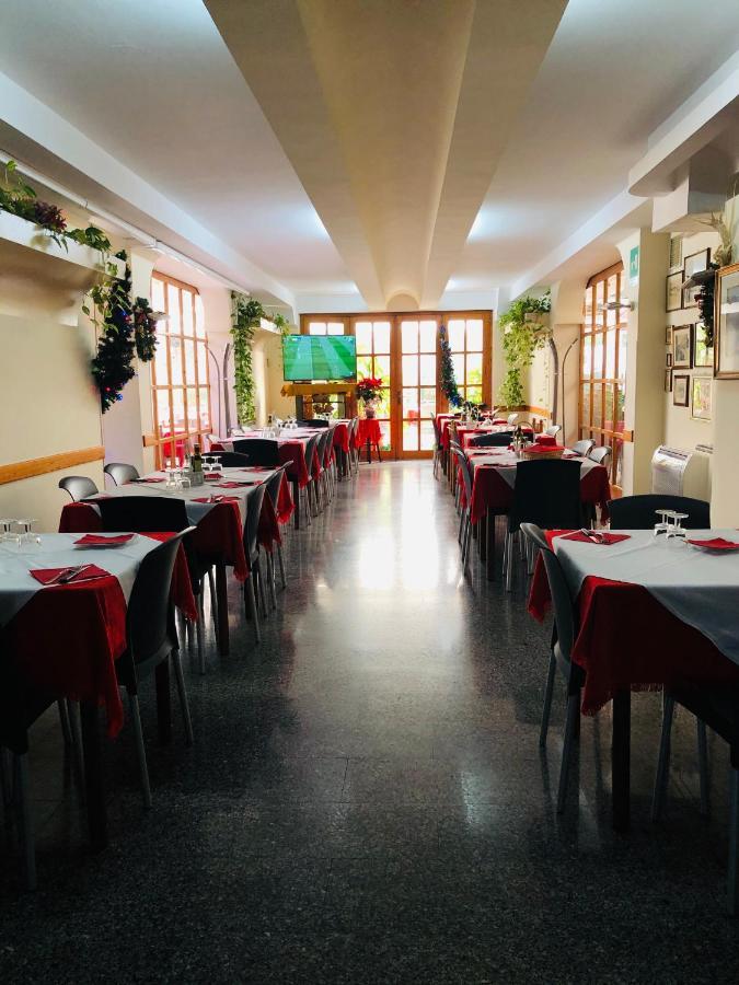 Hotel Centrale Quartu SantʼElena Екстериор снимка