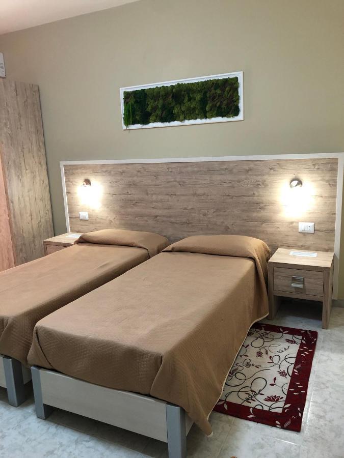 Hotel Centrale Quartu SantʼElena Екстериор снимка