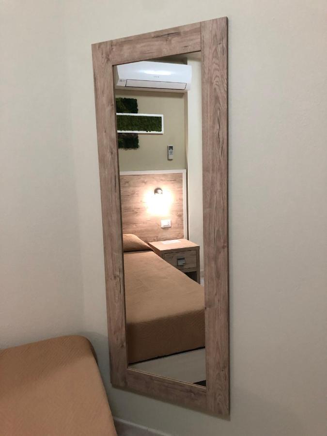 Hotel Centrale Quartu SantʼElena Екстериор снимка