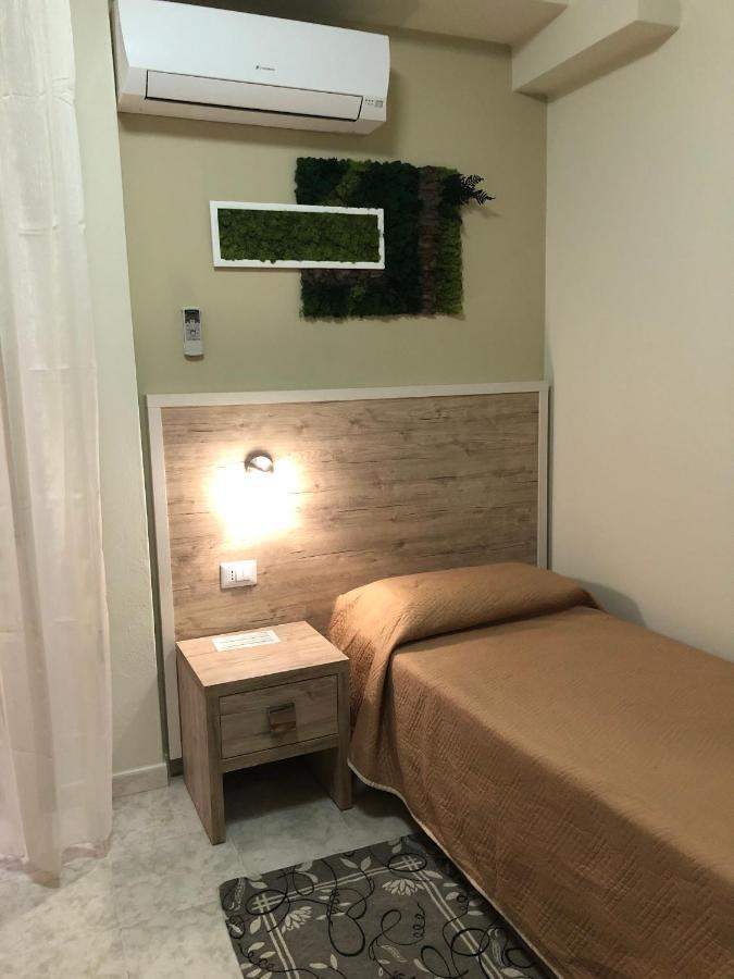 Hotel Centrale Quartu SantʼElena Екстериор снимка