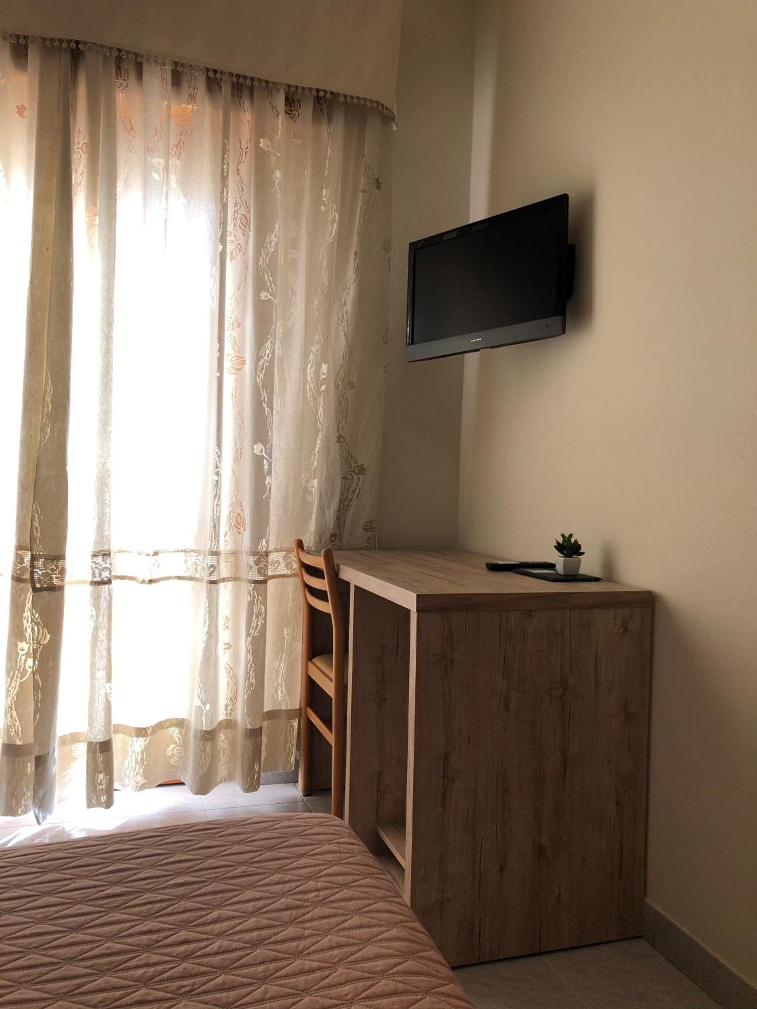 Hotel Centrale Quartu SantʼElena Екстериор снимка